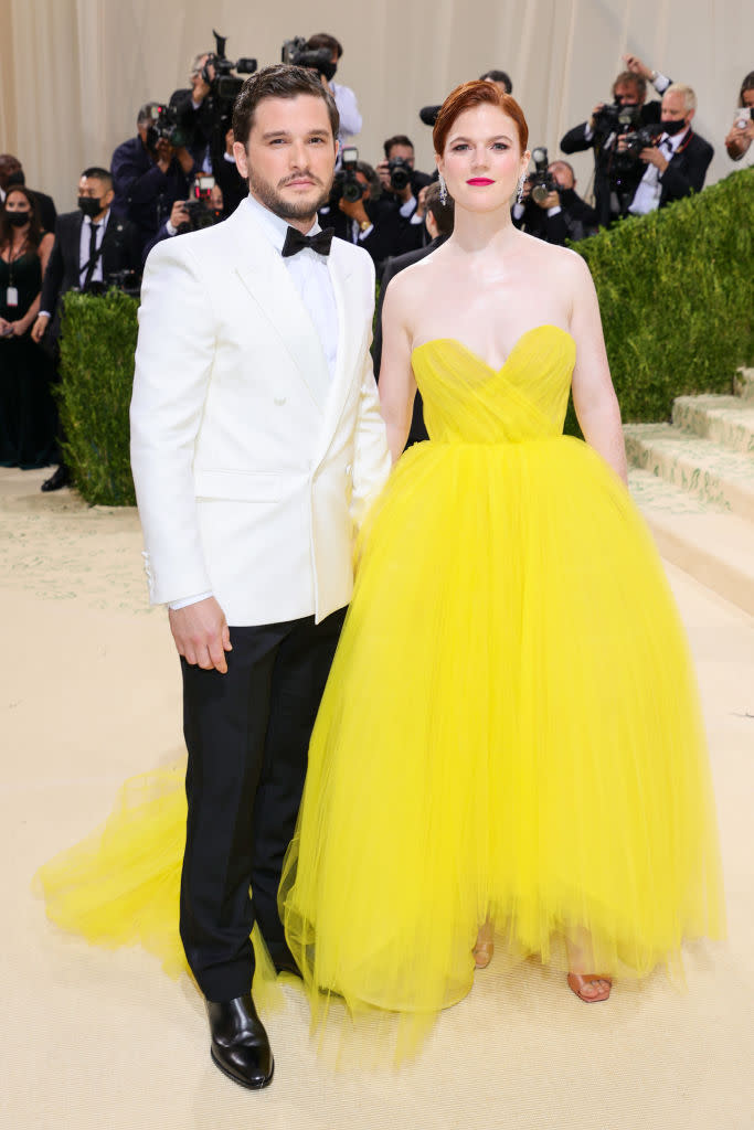 Kit Harington and Rose Leslie add a pop of colour as they make their Met Gala debut. (Getty Images)