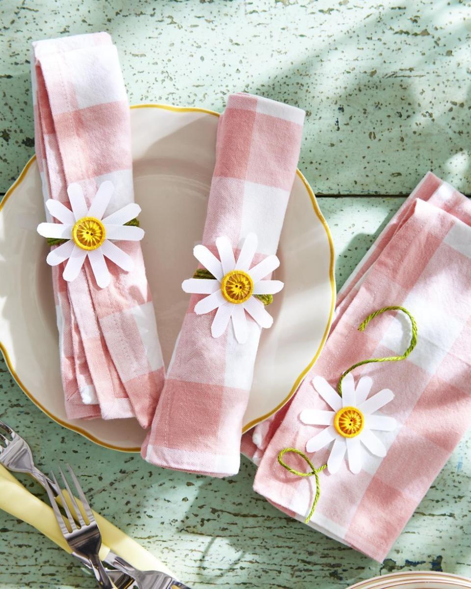 easter decorations like daisy napkin rings