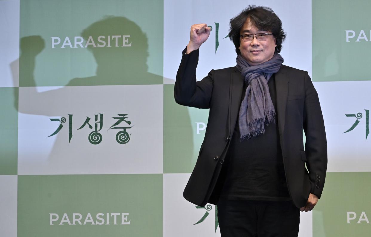 South Korean director Bong Joon-ho poses during a press conference in Seoul on February 19, 2020, after his film Parasite won the Oscar for Best Picture. - Bong's movie Parasite -- about the widening gap between rich and poor -- became the first non-English-language film to win Hollywood's biggest prize on February 10, prompting celebrations in South Korea. (Photo by Jung Yeon-je / AFP) (Photo by JUNG YEON-JE/AFP via Getty Images)