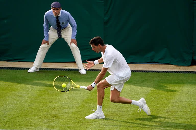 Federico Delbonis  no pudo contra el ruso Andrey Rublev en el césped londinense