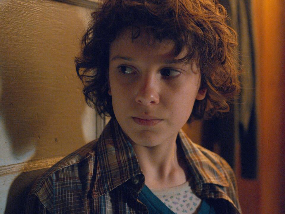 Eleven bedroom door Stranger Things 2