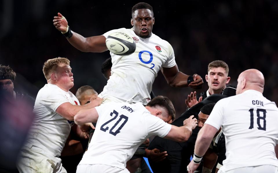 Maro Itoje of England in the lineout during the International Test Match between New Zealand All Blacks and England at Forsyth Barr Stadium on July 06, 2024 in Dunedin, New Zealand