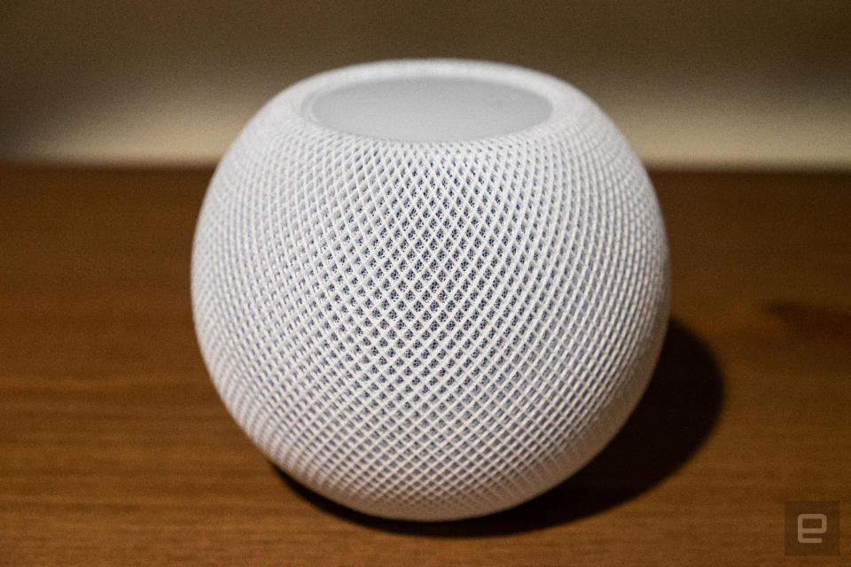 Apple HomePod mini review photos.