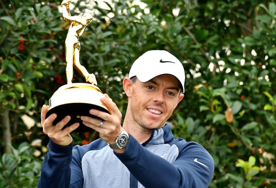 17 de marzo de 2019;  Ponte Vedra Beach, Florida, Estados Unidos;  Rory McIlroy celebra ganar el torneo de golf THE PLAYERS Championship en TPC Sawgrass - Stadium Course.  Crédito obligatorio: John David Mercer-USA TODAY Sports