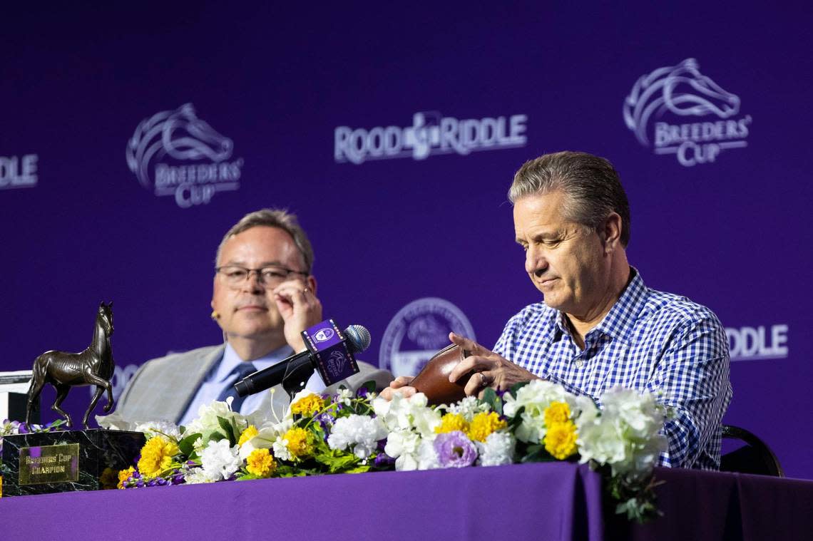 Kentucky Coach John Calipari, right, drew the lineup for the Breeders’ Cup Classic in Rupp Arena on Monday. The $6 million Classic, featuring the undefeated Flightline as the 3-5 morning-line favorite, takes place Saturday at Keeneland.