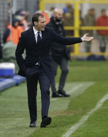 Football Soccer - Frosinone v Juventus Serie A - Matusa Stadium, Frosinone, Italy - 07/02/16. Juventus' coach Massimiliano Allegri reacts. REUTERS/Max Rossi