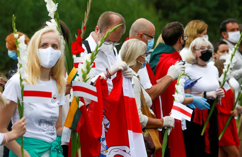 A human chain in support of protesters in Belarus, in Medininkai