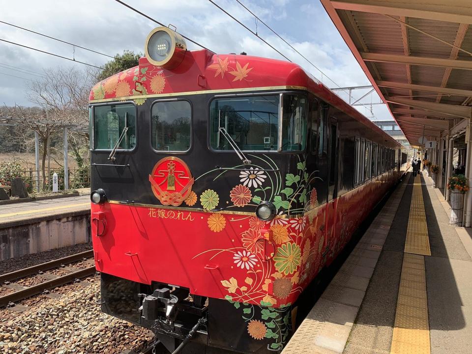 JR Hanayome Noren (Bride's Drape) Train. (Photo: Tripadvisor)