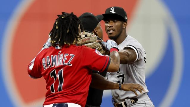 MLB suspends Chicago's Tim Anderson 6 games, Cleveland's José Ramírez 3 for  fighting - Hawaii Tribune-Herald