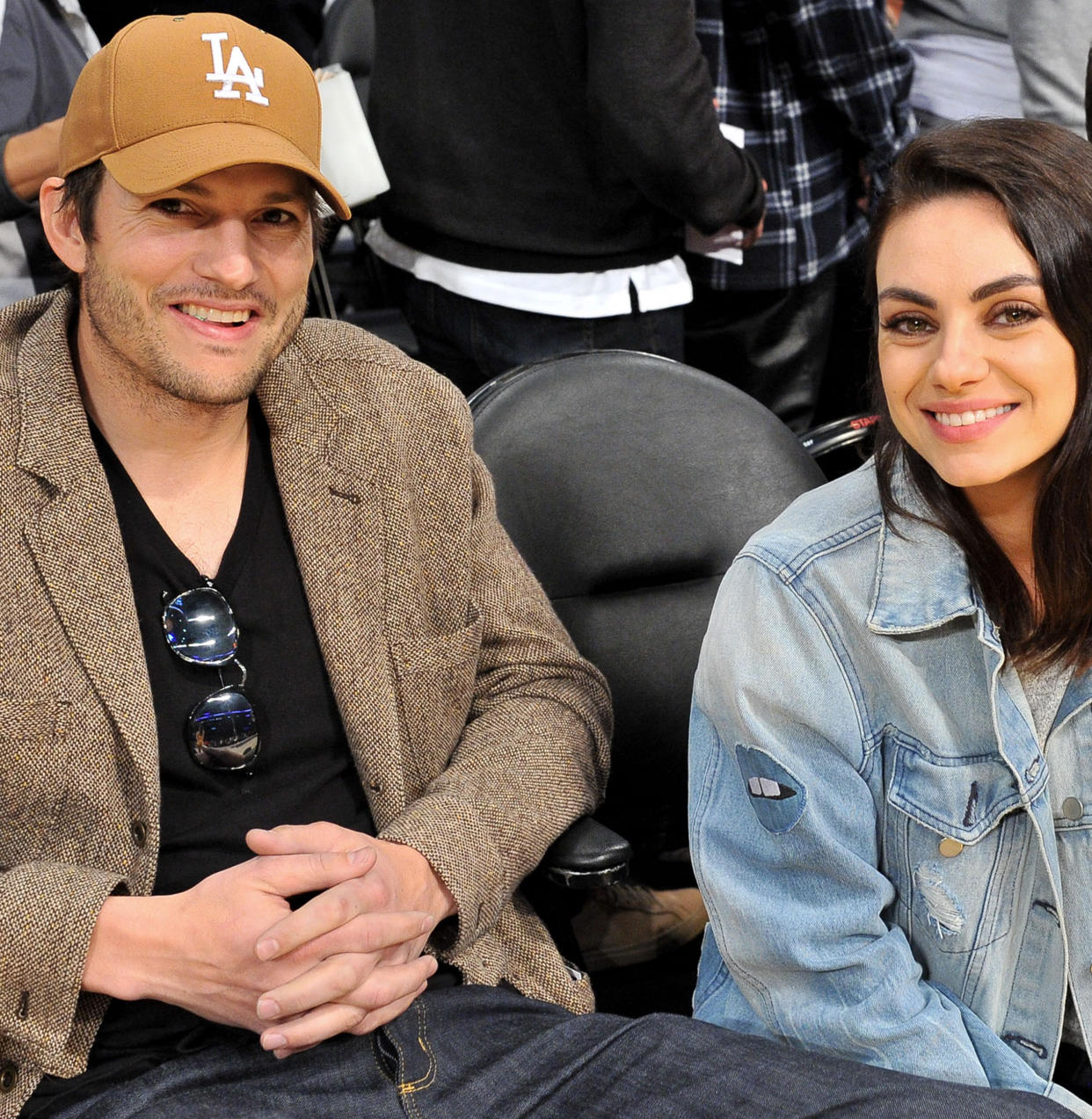 Ashton Kutcher and Mila Kunis (Allen Berezovsky / Getty Images)