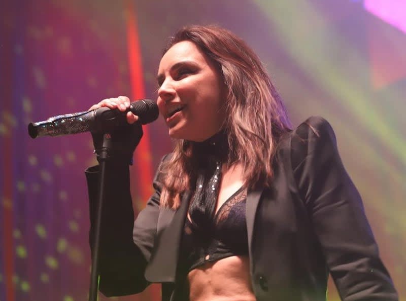 Chenoa inicia su gira en Granada