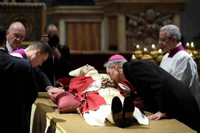 Nada más que la verdad. Mi vida al lado de Benedicto XVI - librerialerner