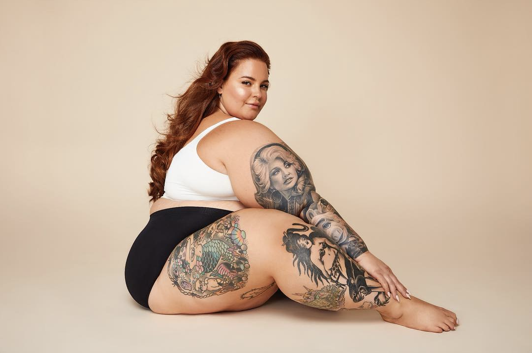 Tess Holliday is breaking boundaries after starring in a body positive beauty campaign. (Photo: Isle of Paradise/Instagram)