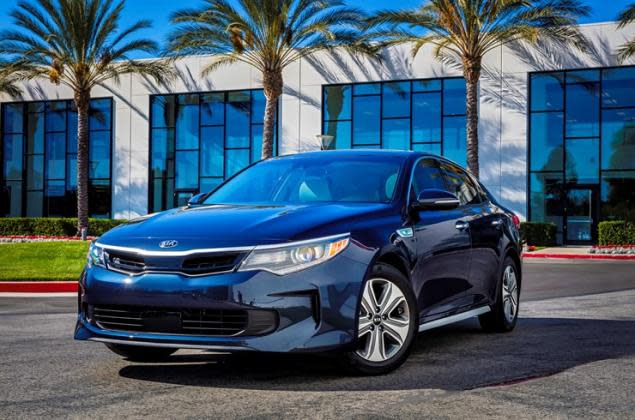 2017 Kia Optima Hybrid front quarter photo