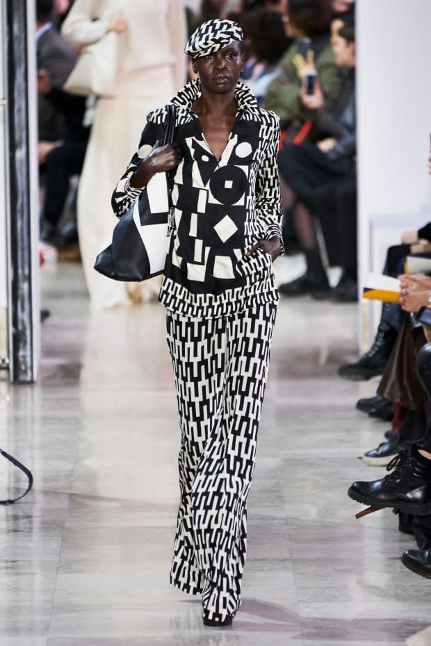 <p>A look from the Akris Fall 2020 collection. </p>