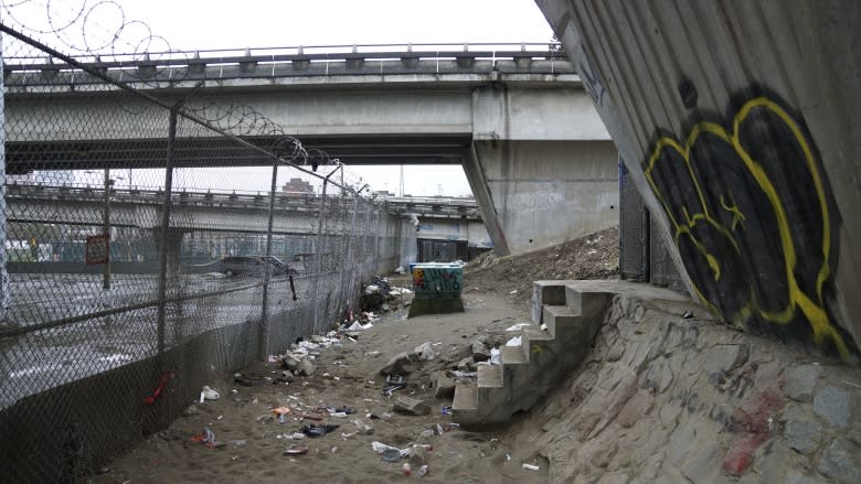 Viaduct-free visions: Vancouver Champs-Élysées or lost public waterfront park?