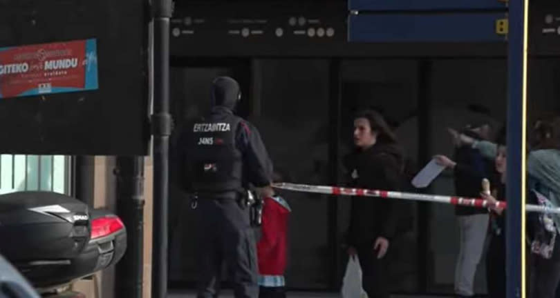 西班牙小鎮奧里奧發生疑似與性別暴力有關的爆炸案，1男1女當場死亡。（圖／翻攝自RTVE Noticias）