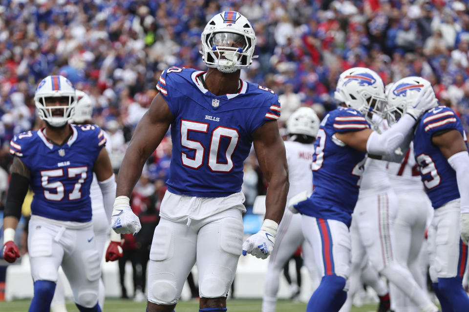 O ponta defensiva do Buffalo Bills Greg Rousseau (50) 