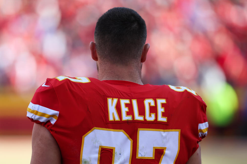 Yahoo! 12-Team 2023 Half-PPR Fantasy Football Mock Draft: Travis Kelce  Moves Up Draft Boards - Bleacher Nation