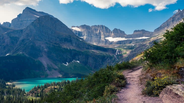 <span class="article__caption">Grinnell Glacier Hike, Glacier National Park </span> (Photo: Cole Allen/Unsplash)