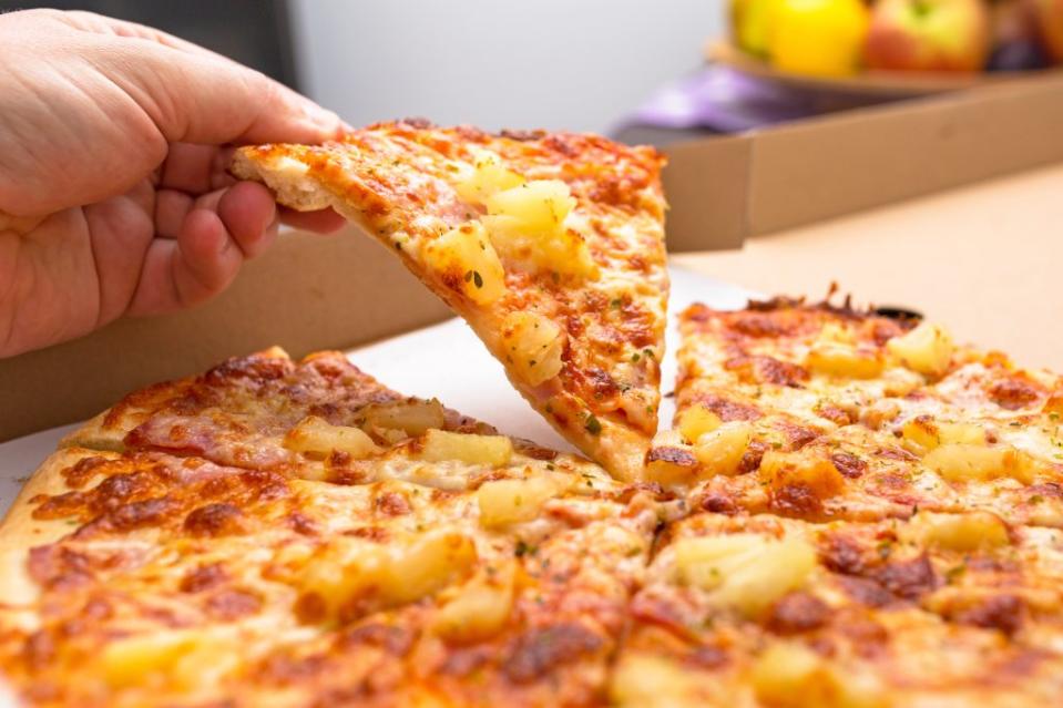 Pineapple has no place on pizza. Patryk Kosmider – stock.adobe.com