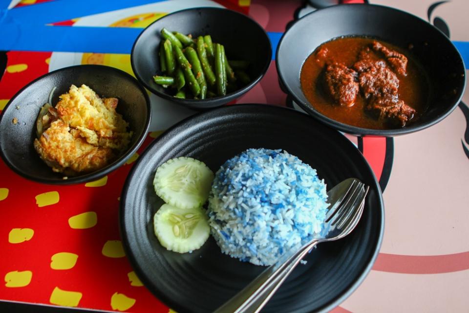 Image of Ayam Sioh set