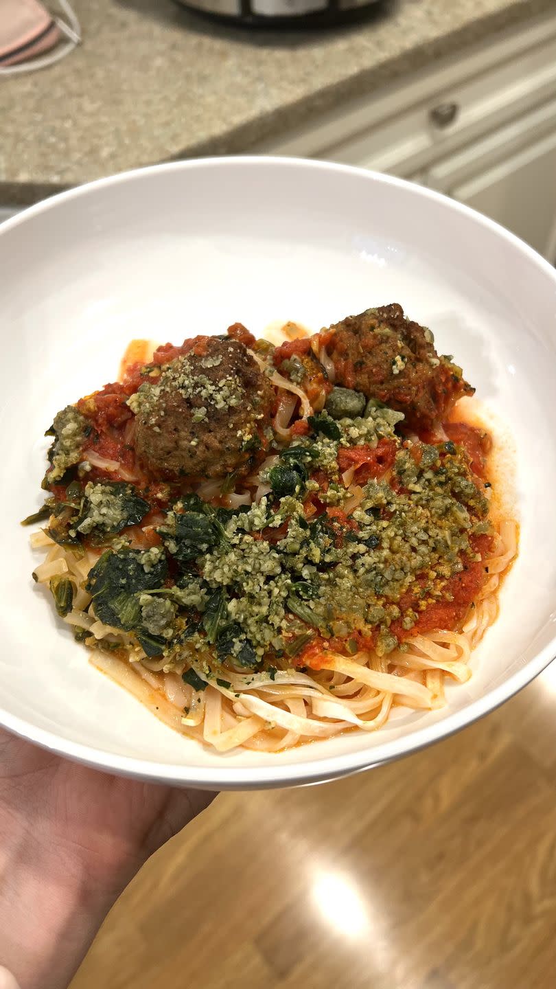 splendid spoon vegan meatballs and marinara noodles