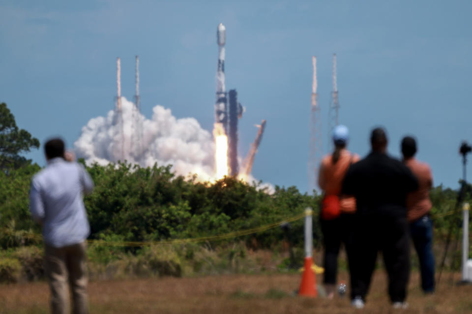 CAPE CANAVERAL, FLORIDA - MAY 06: A SpaceX Falcon 9 rocket lifts off from Launch Complex 40 at Cape Canaveral Space Force Station on May 06, 2024 in Cape Canaveral, Florida. The rocket is carrying 23 Starlink satellites into low Earth orbit. (Photo by Joe Raedle/Getty Images)