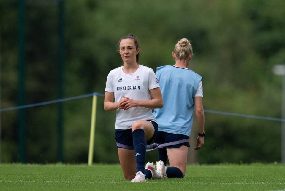 Großbritanniens Fußballerinnen gehen in Tokio auf die Knie