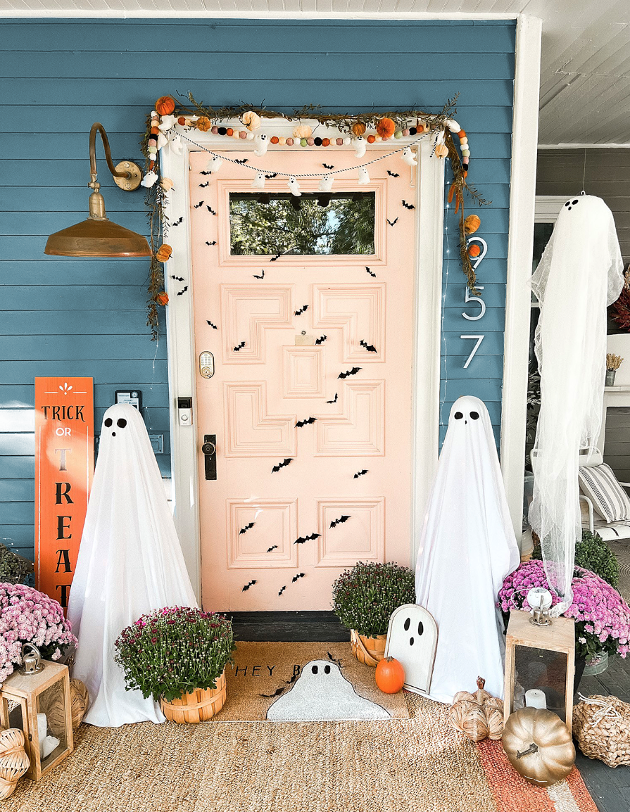 Halloween doorway: Modern rustic farmhouse spooky look