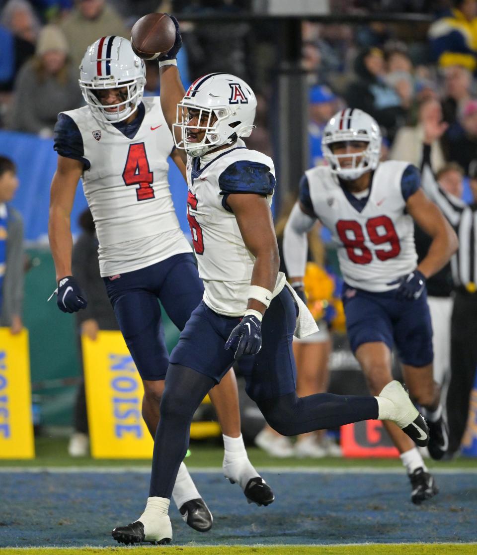 Will the Arizona Wildcats football team beat the Washington State Cougars in their Pac-12 college football game on Saturday?