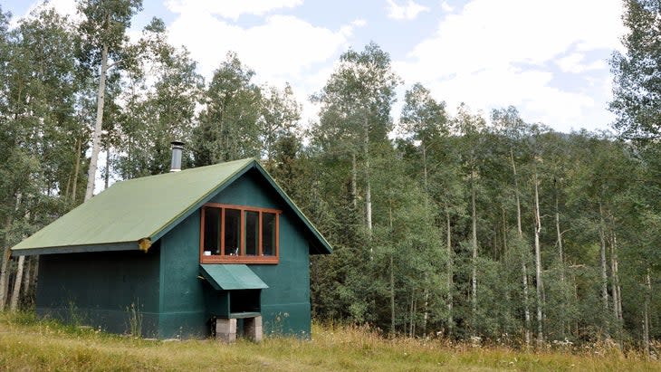 <span class="article__caption">The Blue Lakes Hiking Hut, in the San Juans, Colorado</span> (Photo: Courtesy San Juan Huts)