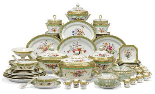 A full dinner service set to be on offer at Christie’s London.
