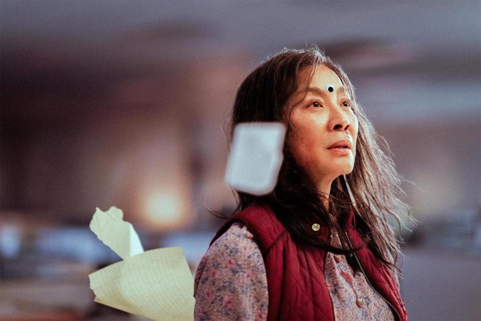 在《媽的多重宇宙》裡，楊紫瓊展現了千變萬化的面貌，得獎實至名歸。（双喜）