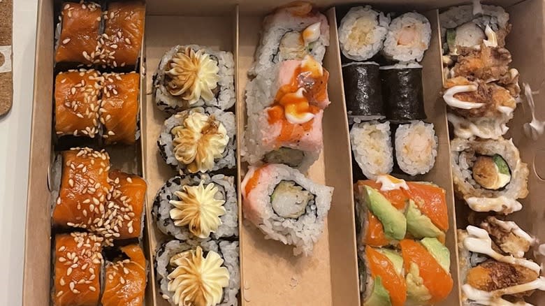 sushi in to go container