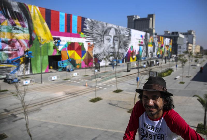 Kobra dijo que la invitación de la alcaldía de Río y del Comité Organizador de los Olímpicos para contribuir con un mural en el llamado Boulevard Olímpico le permitió cumplir su sueño de montar una obra monumental en la Ciudad Maravillosa. Texto y foto: EFE