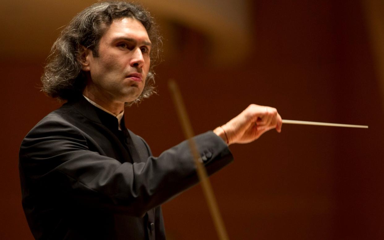 Vladimir Jurowski conducts the London Philharmonic Orchestra  - London Philharmonic Orchestra 