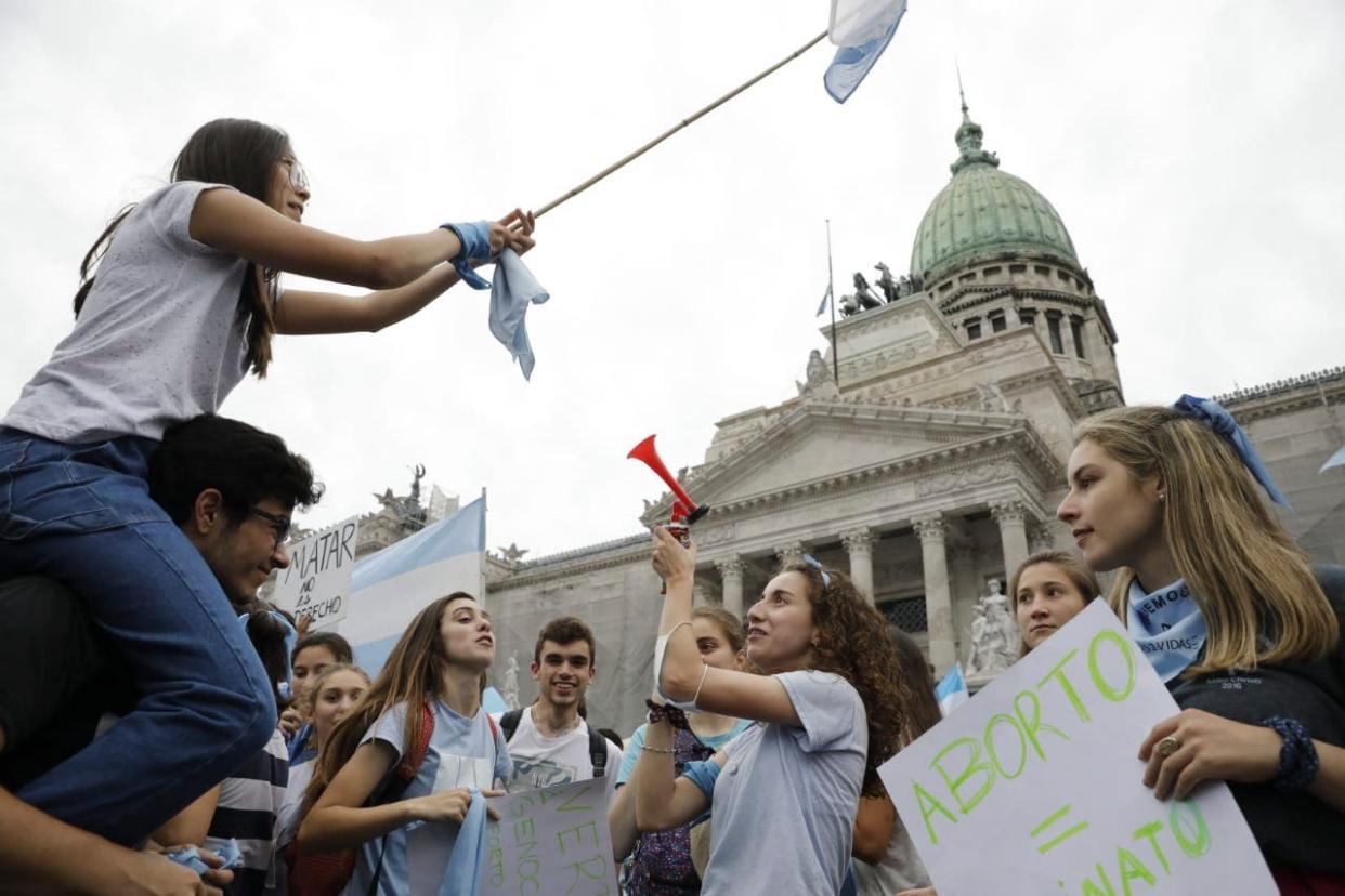 La Iglesia animó a participar de las protestas por el proyecto del Gobierno para legalizar el aborto