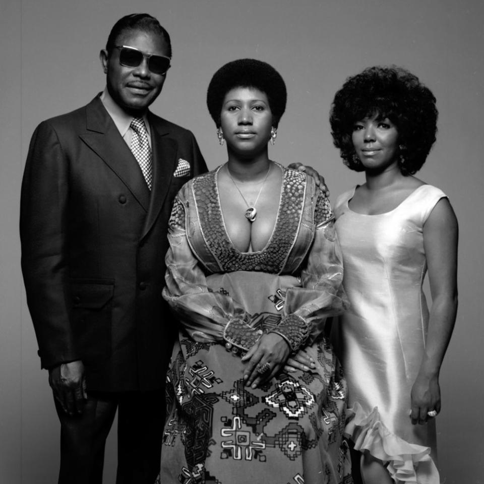 Aretha Franklin with her father C.L. and sister Carolyn