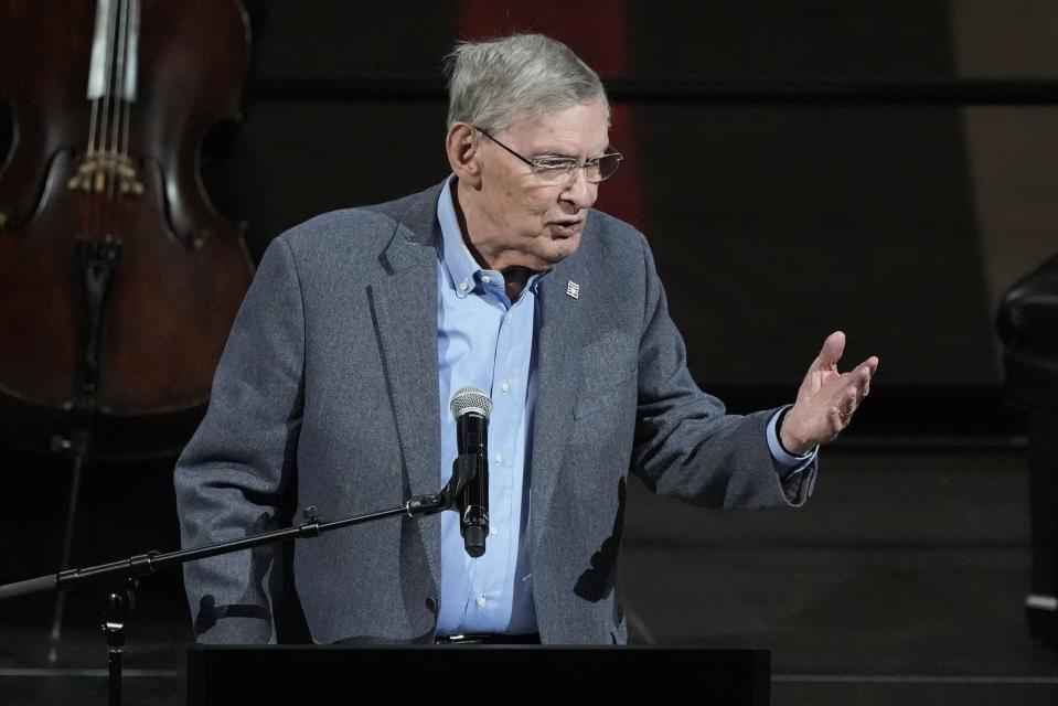 Former Baseball Commissioner Bud Selig speaks during a memorial service for former U.S. Senator Herb Kohl, Friday, Jan. 12, 2024, at the Fiserv Forum in Milwaukee. (AP Photo/Morry Gash)