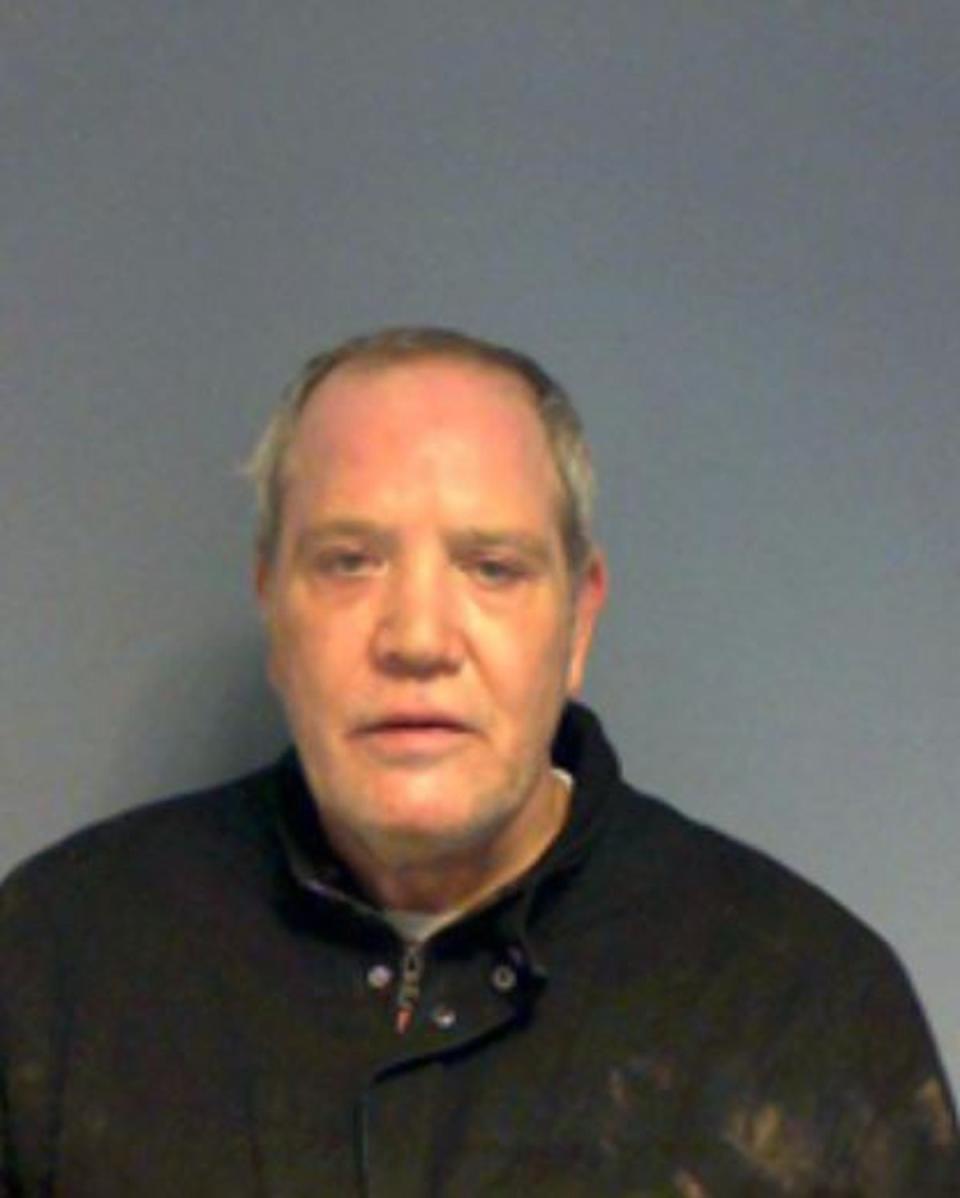 Convicted murderer Carl Hyde is wanted by police (Cambridgeshire Police)