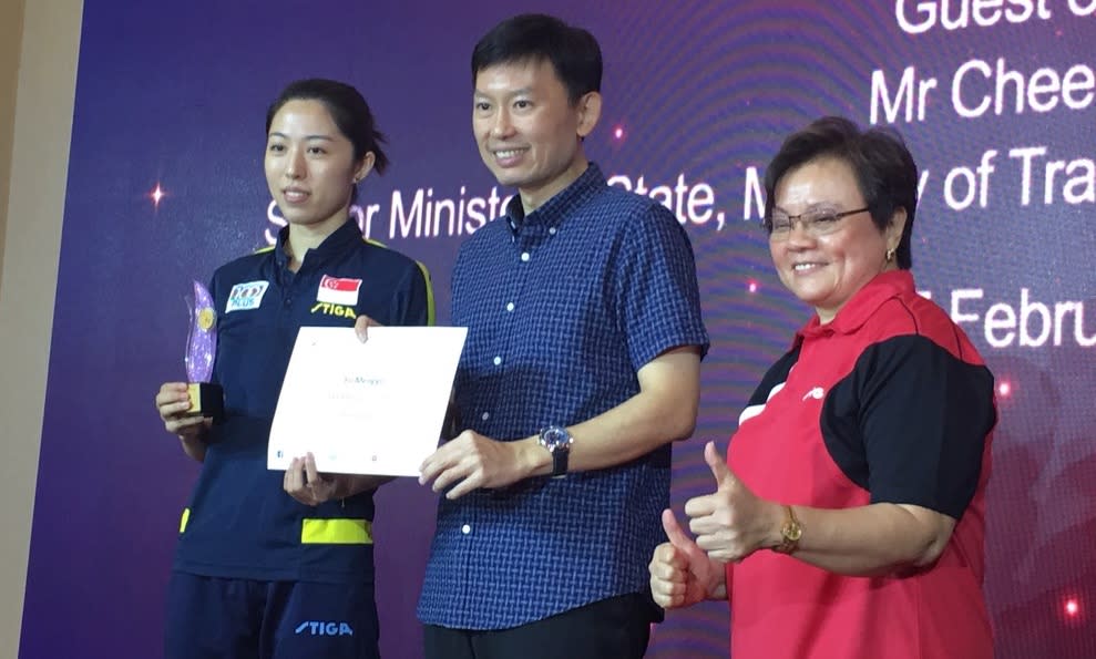 National paddler Yu Mengyu (left) receives the Player of the Year 2018 award from guest-of-honour Chee Hong Tat and STTA president Ellen Lee at the STTA Annual Awards Night on 27 February 2019. (PHOTO: Chia Han Keong/Yahoo News Singapore)