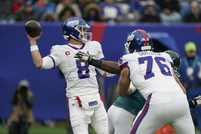 Daniel Jones: NY Giants QB dealing with neck issue, status uncertain