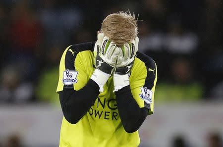 Football Soccer - Leicester City v AFC Bournemouth - Barclays Premier League - King Power Stadium - 2/1/16 Leicester's Kasper Schmeichel looks dejected Action Images via Reuters / Ed Sykes Livepic
