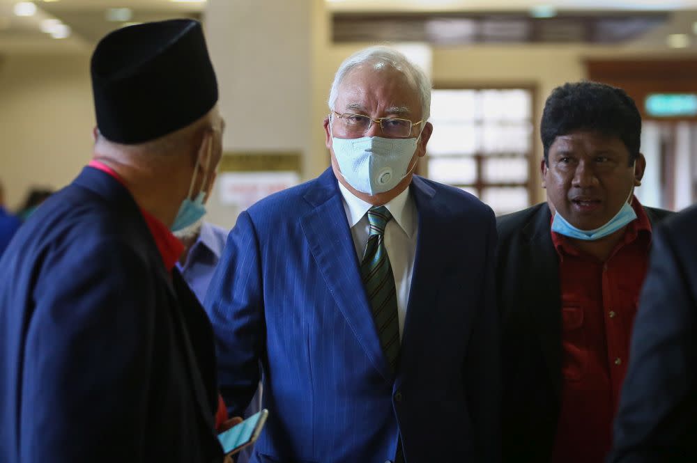 Datuk Seri Najib Razak arrives at the Kuala Lumpur High Court July 16, 2020. — Picture by Yusof Mat Isa