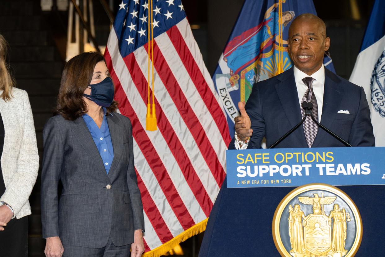 New York Governor Kathy Hochul (left) and New York City Mayor Eric Adams (right)