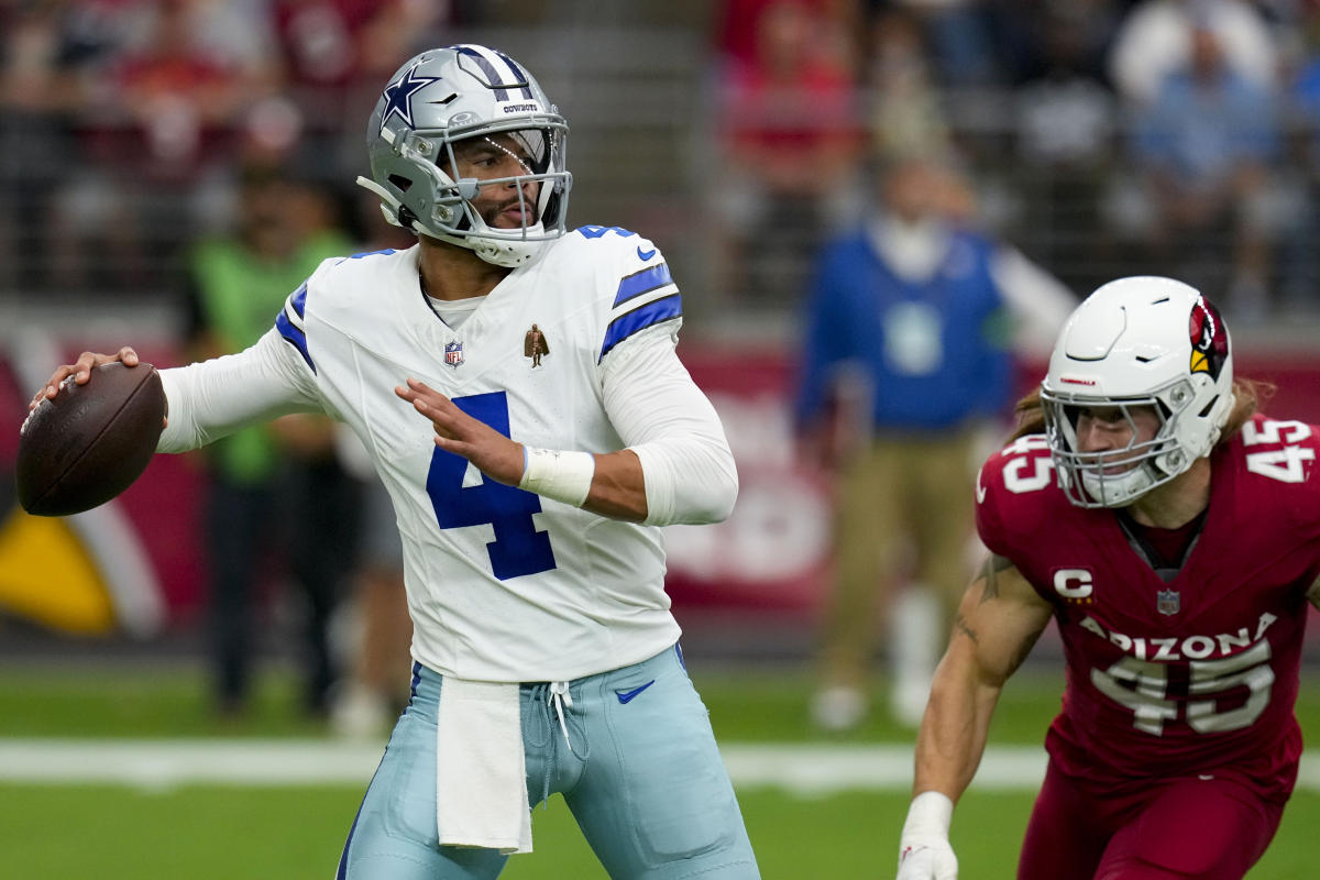 ESPN - Your AP Offensive Rookie of the Year is Dak Prescott. He is the  first Cowboy to win the honor since Emmitt Smith in 1990.