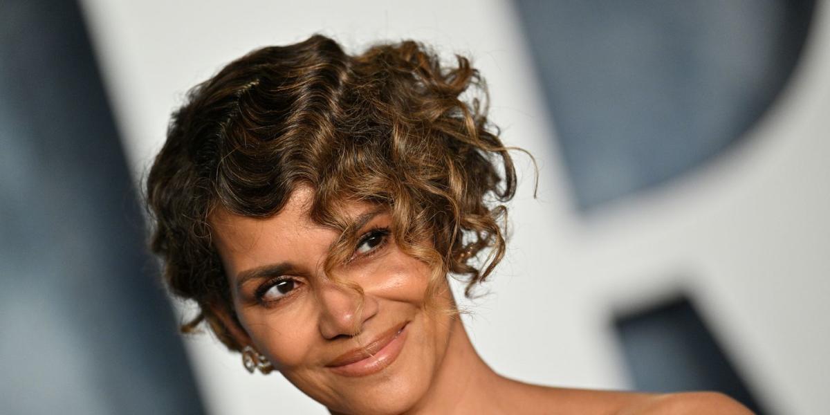 Halle Berry Poses Nude While Drinking Wine On Her Balcony