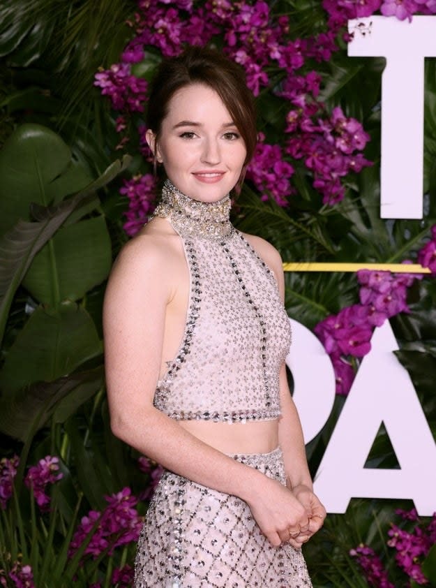 Kaitlyn Dever attends the premiere of Universal Pictures' "Ticket To Paradise" at Regency Village Theatre on October 17, 2022 in Los Angeles, California