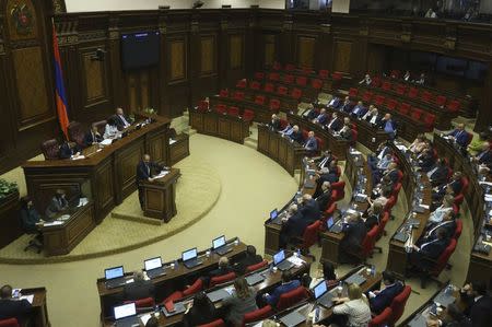 Armenian opposition leader Nikol Pashinyan addresses lawmakers during a parliament session to elect an interim prime minister in Yerevan, Armenia May 1, 2018. REUTERS/Vahram Baghdasaryan/Photolure